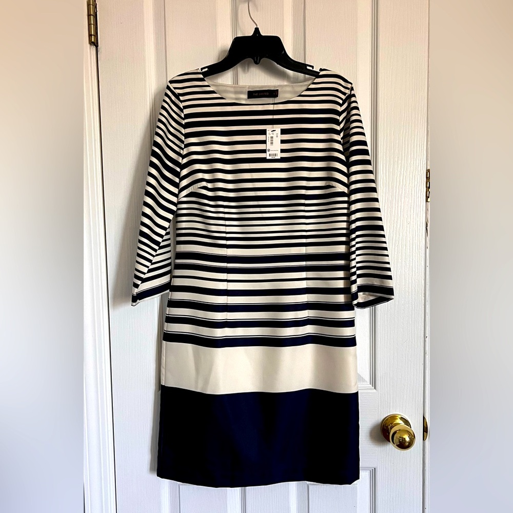 The Limited mid sleeves dress size 0 NWT